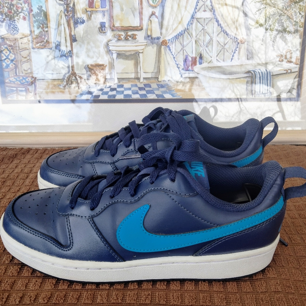 Unisex Nike "Court Borough Low 2" Navy/Royal Blue Sneakers. Size 5.5Y/Women's 7.